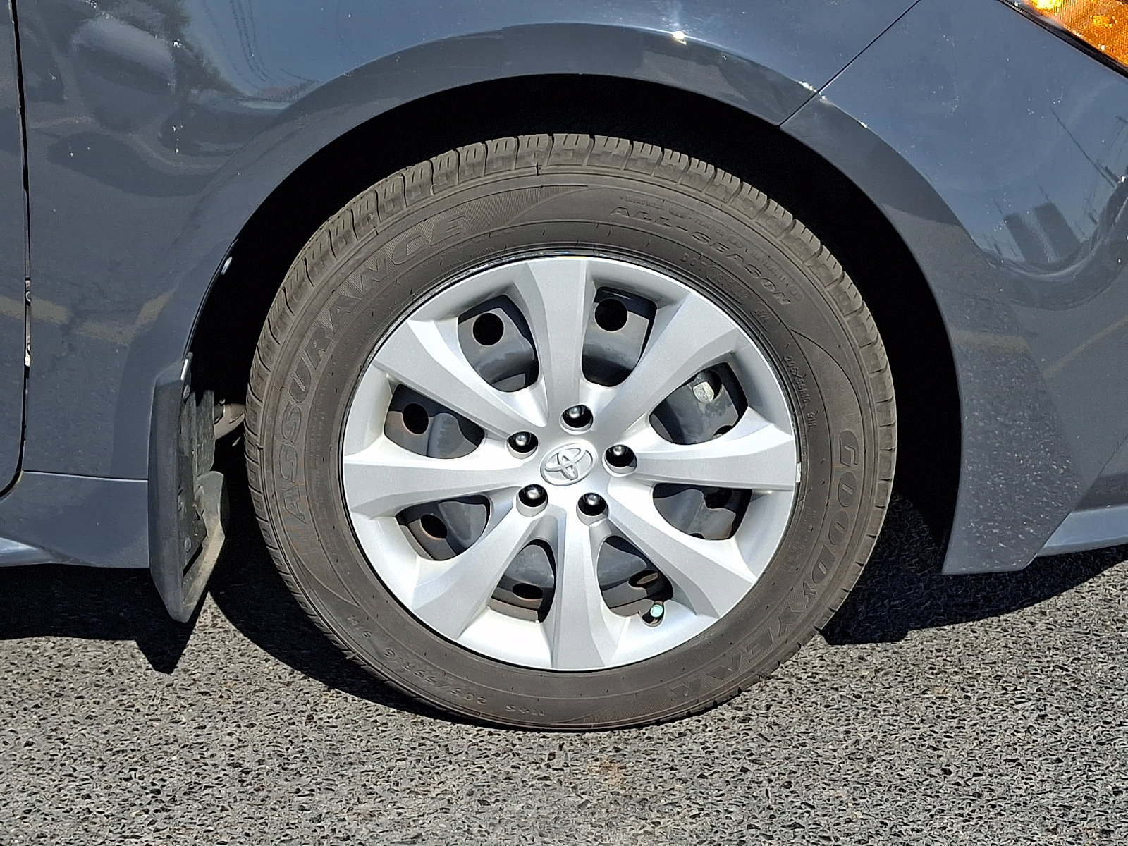 Used 2024 Toyota Corolla LE image 8