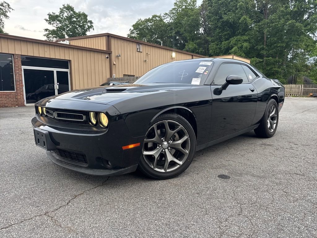 Used 2015 Dodge Challenger SXT Plus RWD image 1