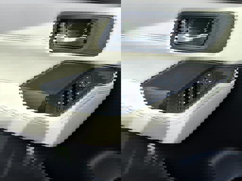 Certified 2023 Nissan Rogue SV w/ SV Premium B Package image 18