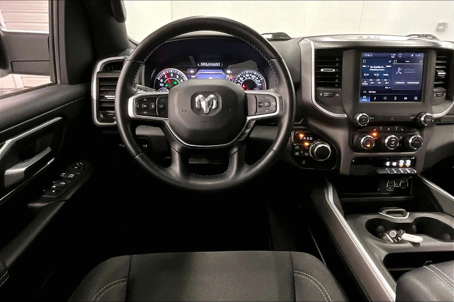 Used 2022 RAM 1500 Big Horn AWD/4WD image 6