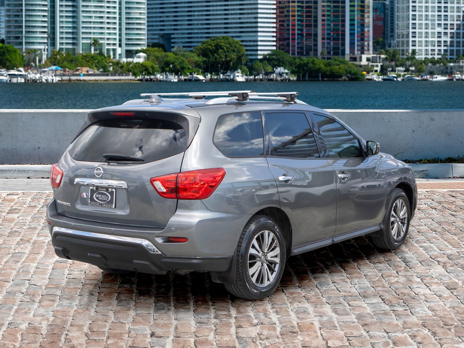 Used 2019 Nissan Pathfinder S image 5