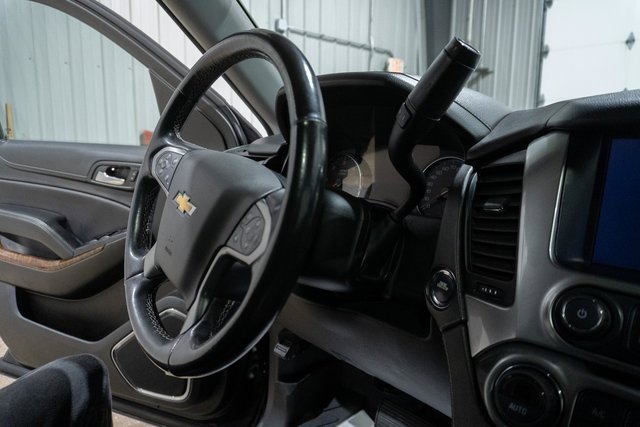 Used 2020 Chevrolet Suburban Premier image 25