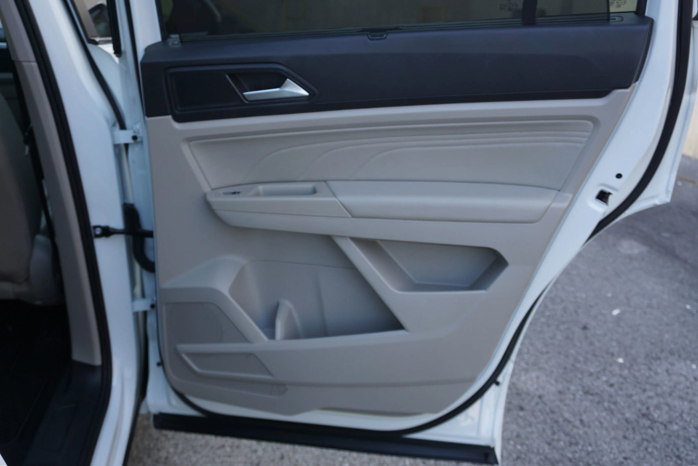 Used 2021 Volkswagen Atlas SE w/ Panoramic Sunroof Package image 15