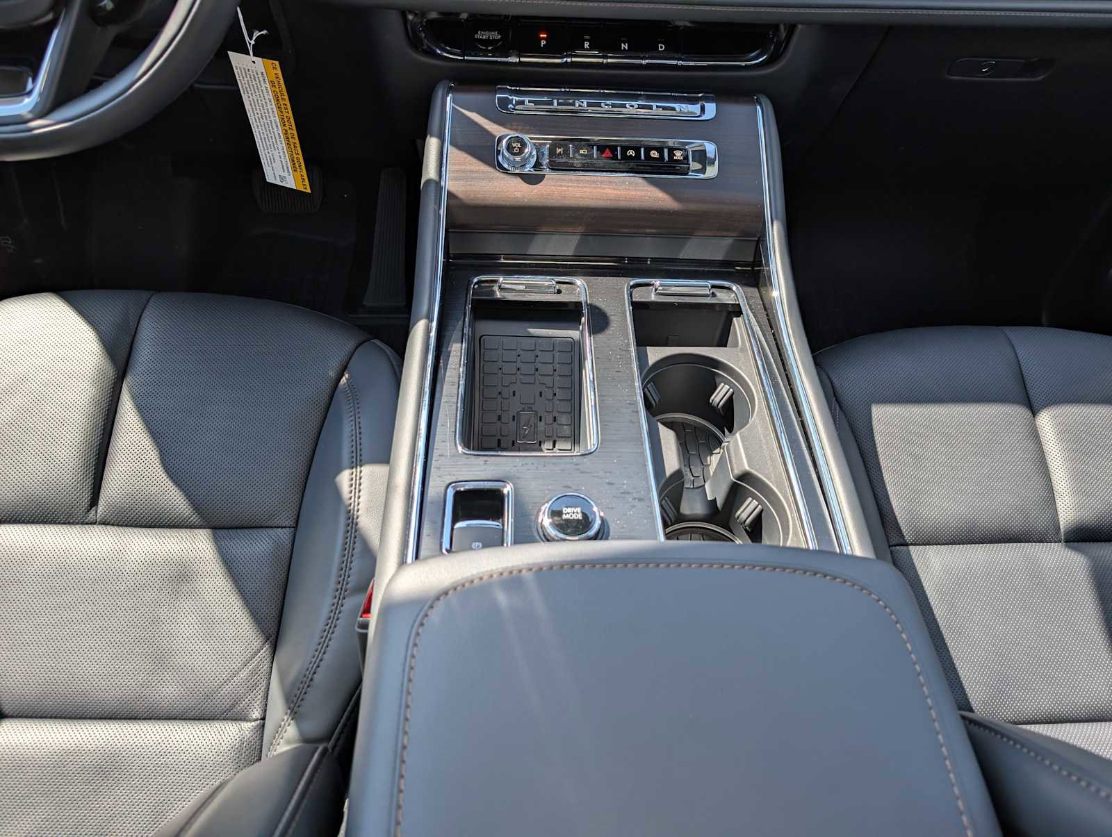 New 2026 Lincoln Aviator Reserve w/ Jet Appearance Package AWD/4WD image 13