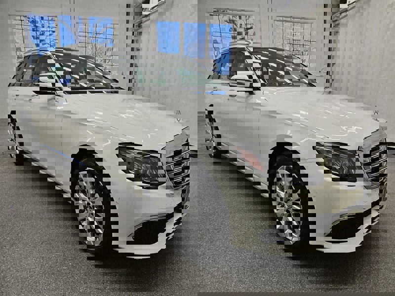 Used 2019 Mercedes-Benz E 450 4MATIC Wagon image 3