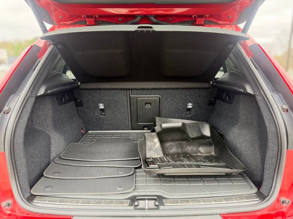 Used 2022 Volvo XC40 T5 Inscription image 6