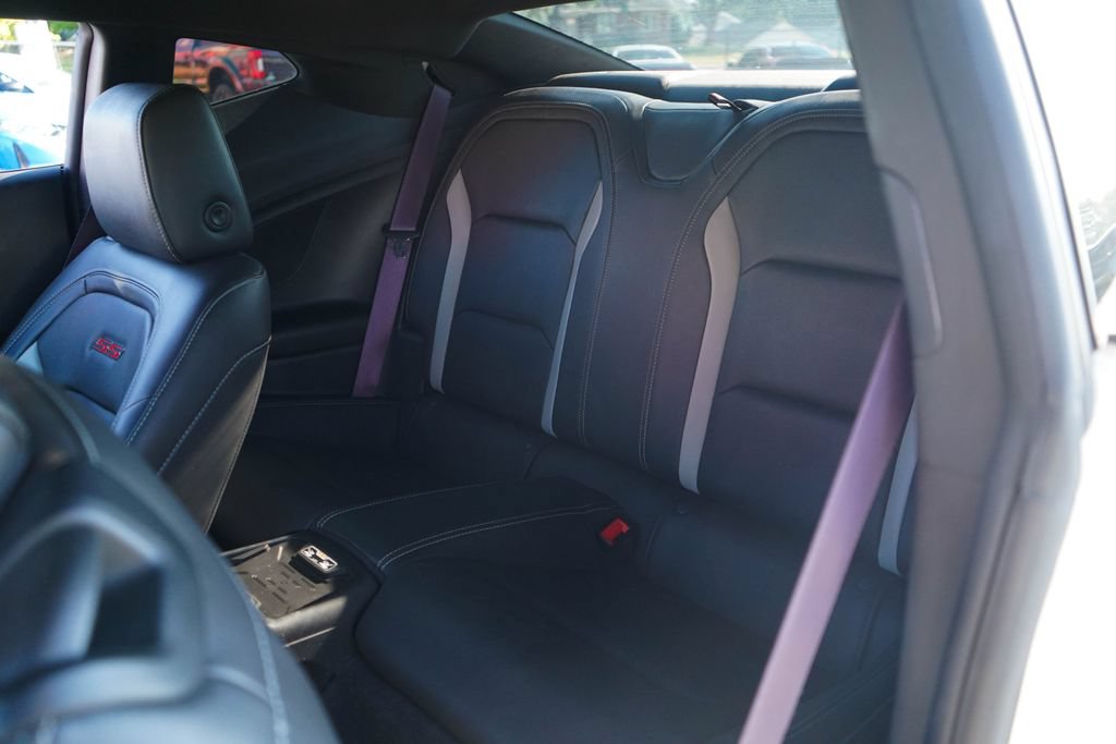 Used 2017 Chevrolet Camaro SS RWD image 8