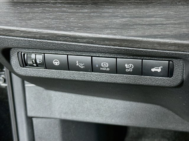 Used 2024 Nissan Ariya AWD image 25