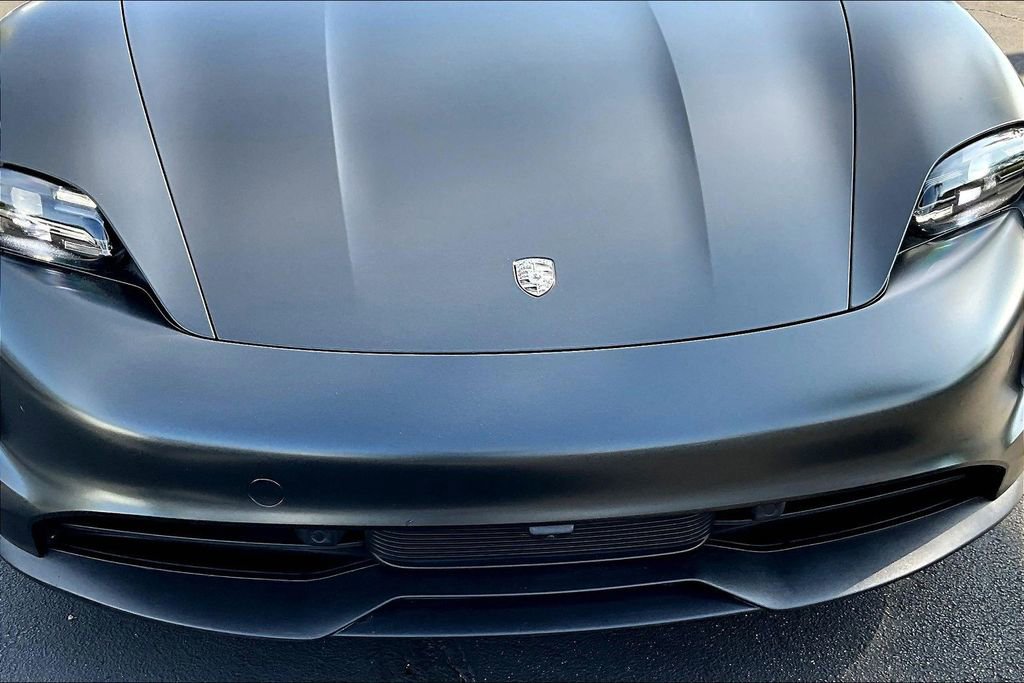 Used 2021 Porsche Taycan image 30