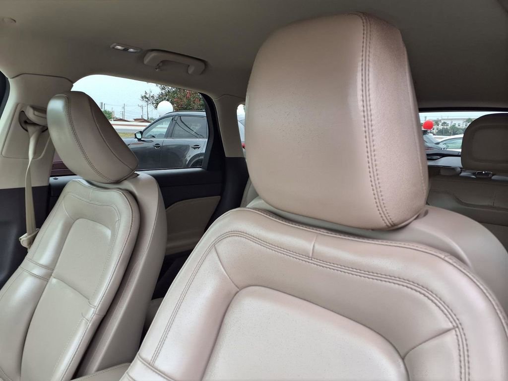 Used 2021 Lincoln Corsair FWD image 18