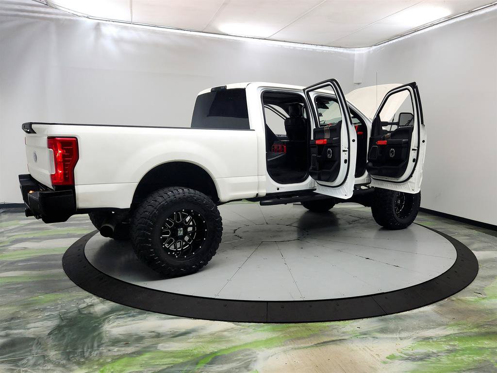 Used 2017 Ford F250 Lariat w/ Lariat Ultimate Package AWD/4WD image 11
