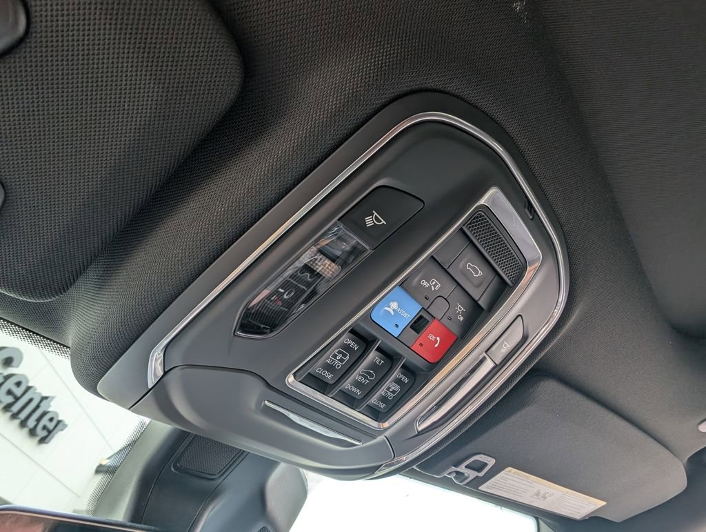 New 2025 Jeep Grand Cherokee Limited image 32