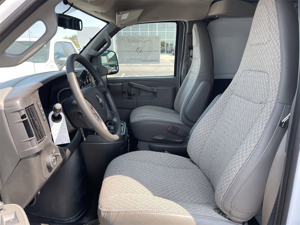 New 2025 Chevrolet Express 3500 Extended w/ Driver Convenience Package image 7