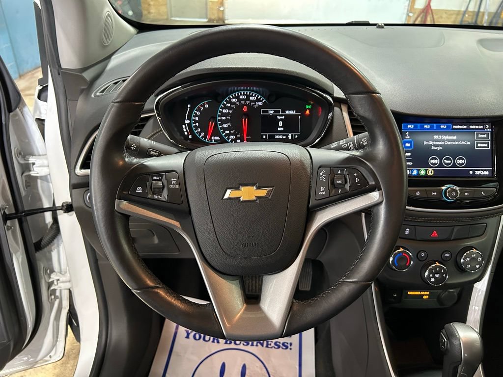 Used 2022 Chevrolet Trax LT w/ LT Convenience Package AWD/4WD image 25