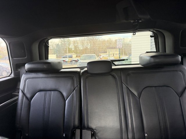 Used 2021 Ford Expedition Limited image 7