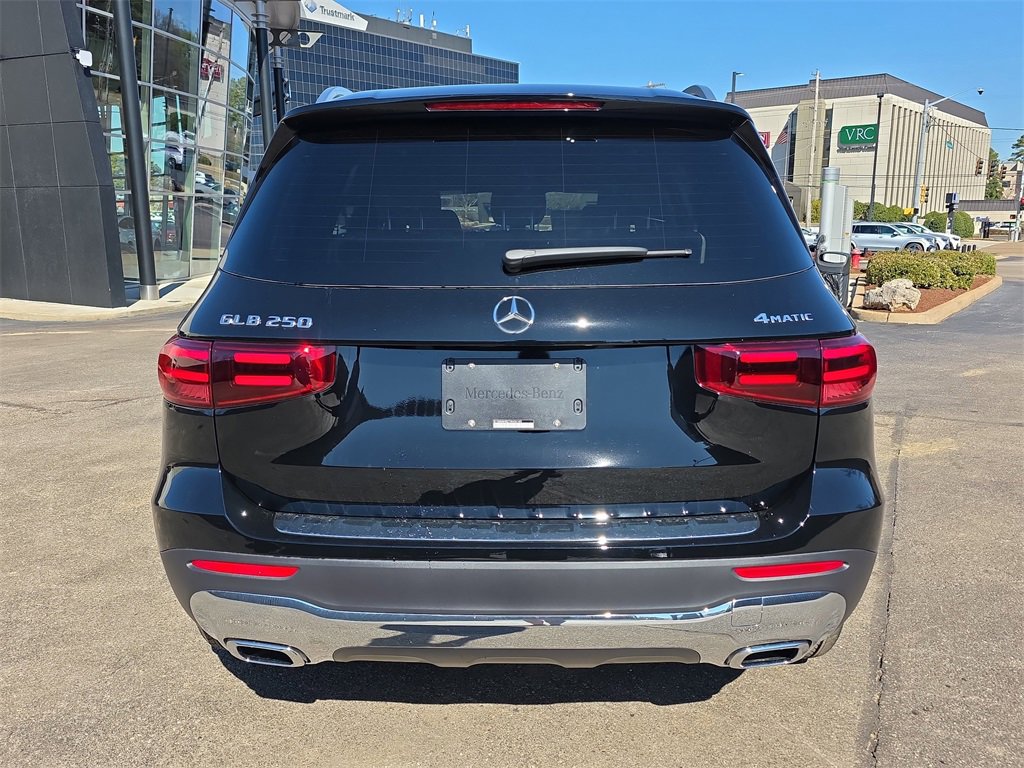New 2026 Mercedes-Benz GLB 250 4MATIC image 4