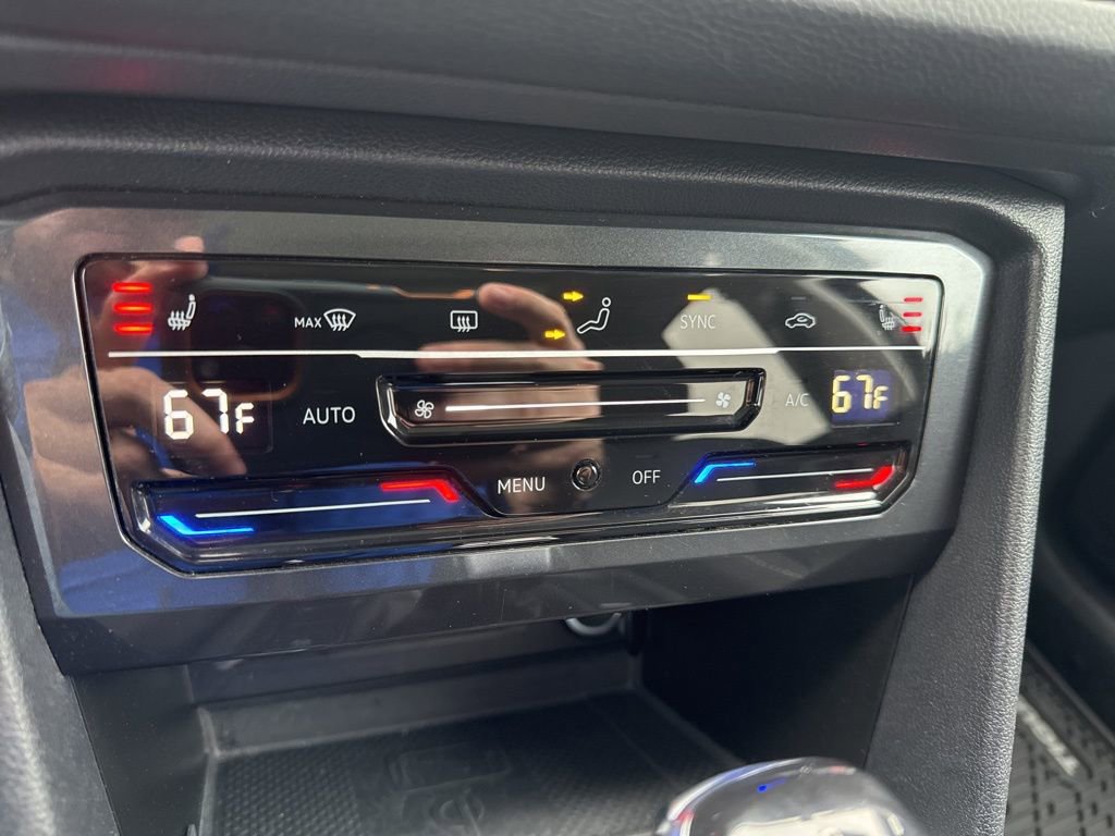 Used 2023 Volkswagen Tiguan SE w/ Panoramic Sunroof Package image 22