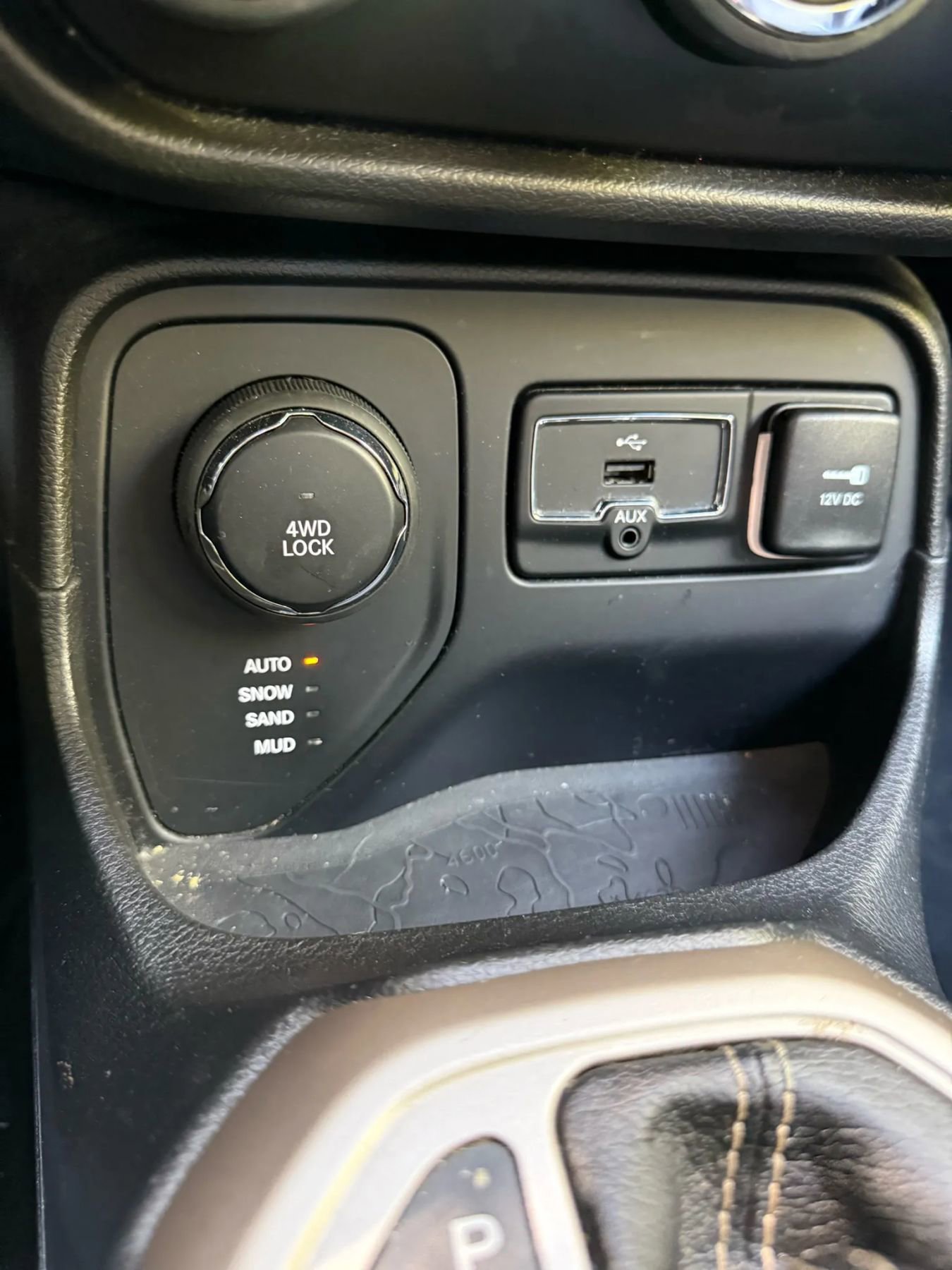 Used 2017 Jeep Renegade Limited image 18