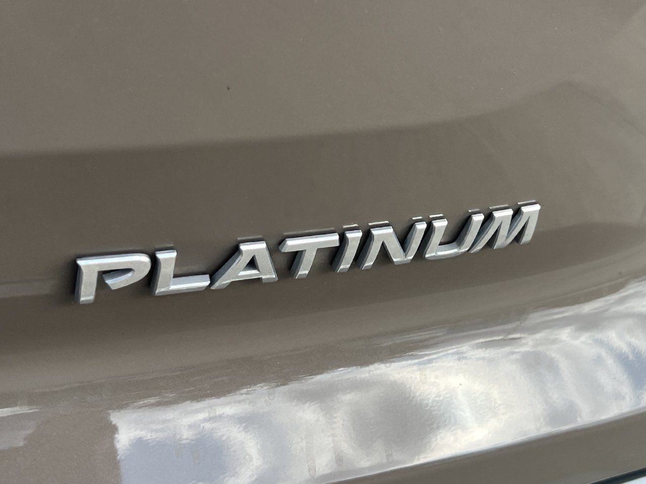 Used 2025 Nissan Pathfinder Platinum w/ Cargo Package FWD image 5