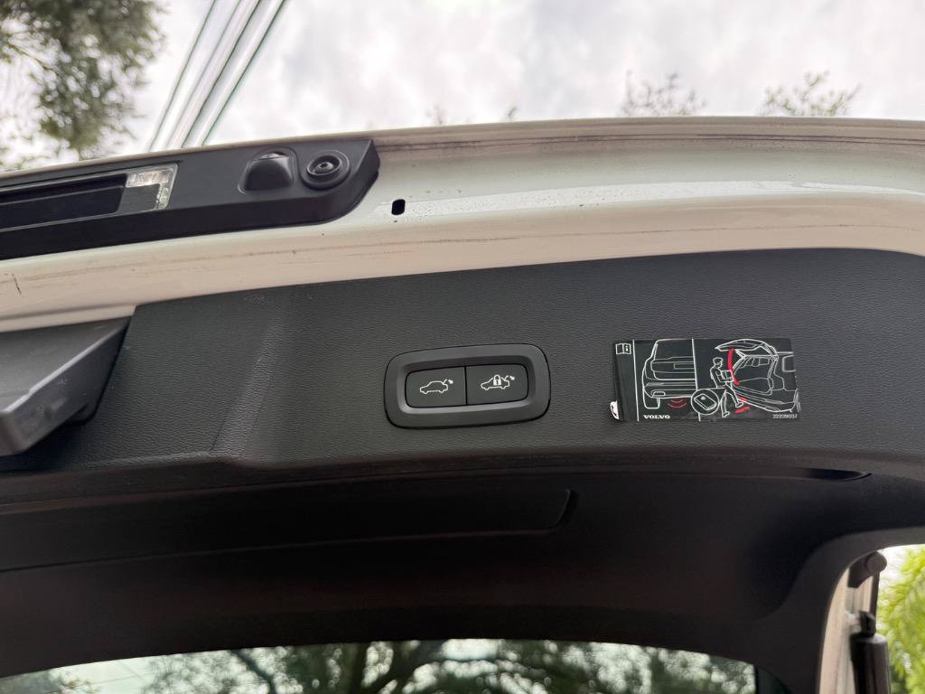 Used 2022 Volvo XC40 P8 Recharge Ultimate AWD/4WD image 18