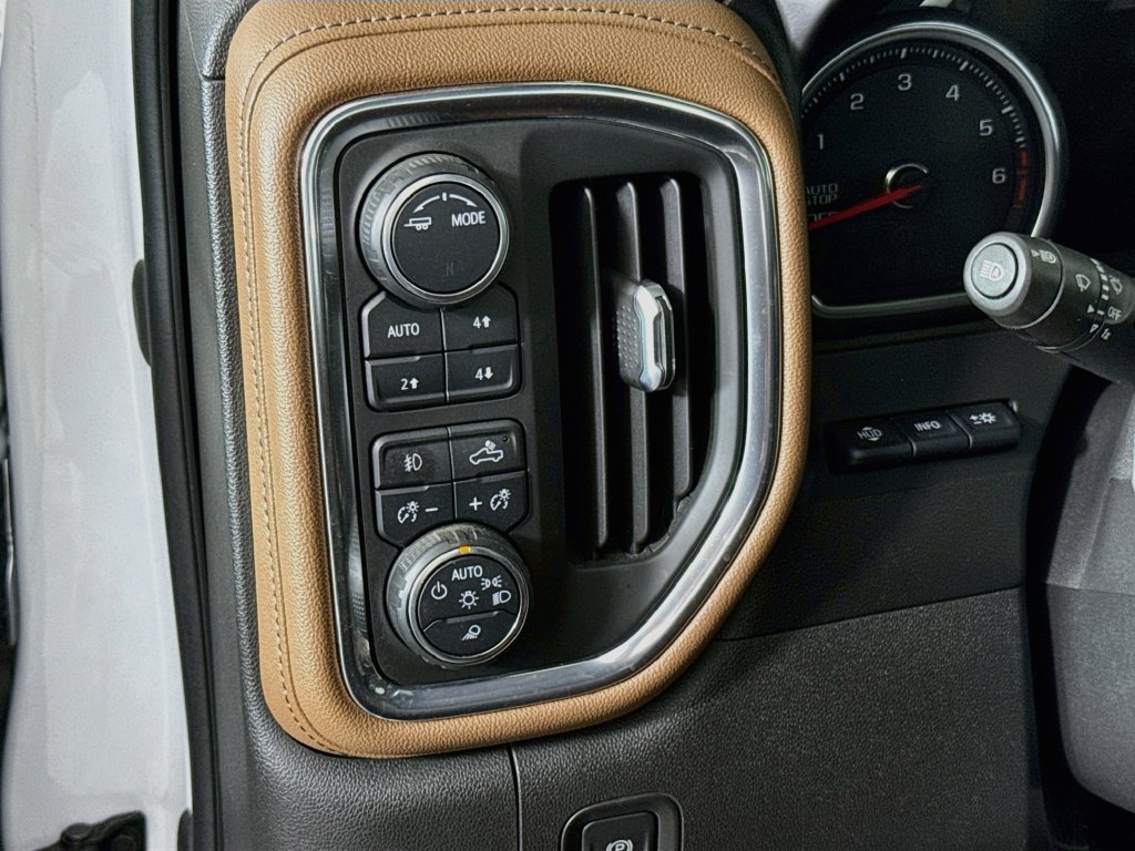 Used 2021 Chevrolet Silverado 1500 High Country w/ Technology Package AWD/4WD image 10