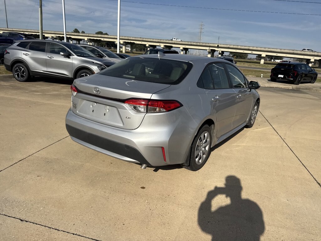 Used 2022 Toyota Corolla LE image 20