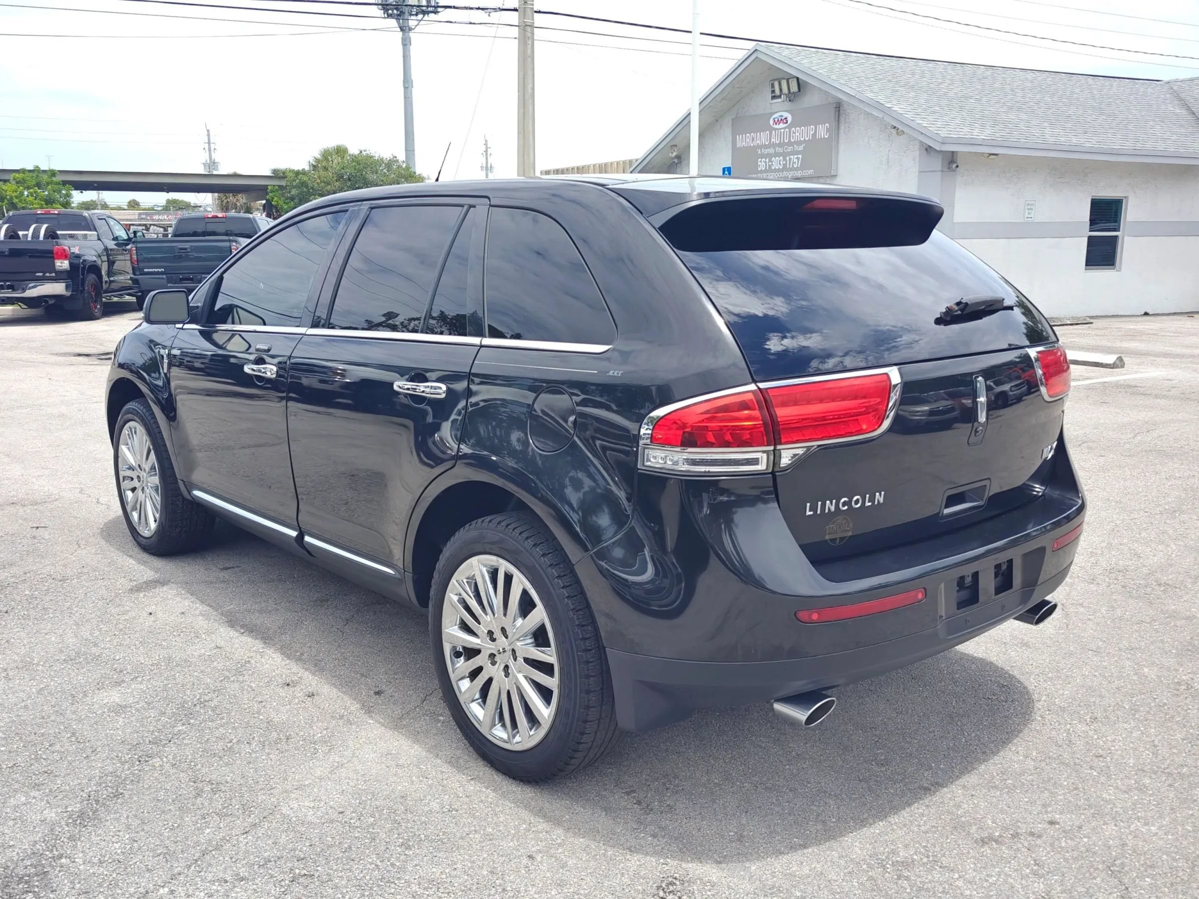 Used 2013 Lincoln MKX FWD image 5