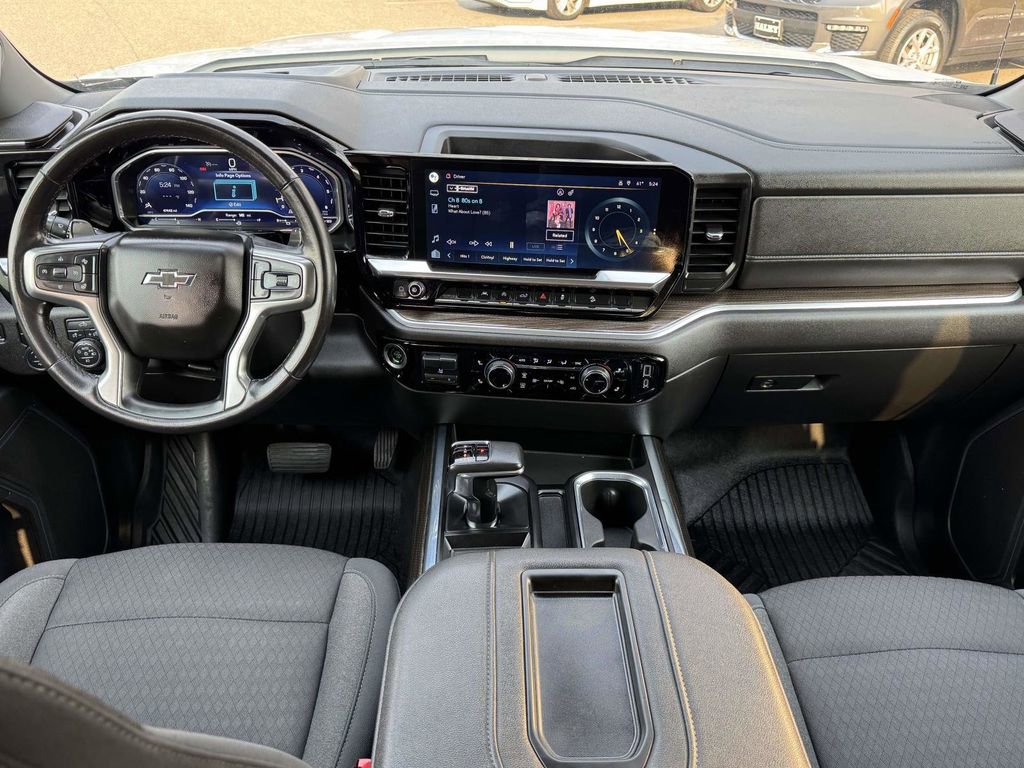 Used 2022 Chevrolet Silverado 1500 RST image 3