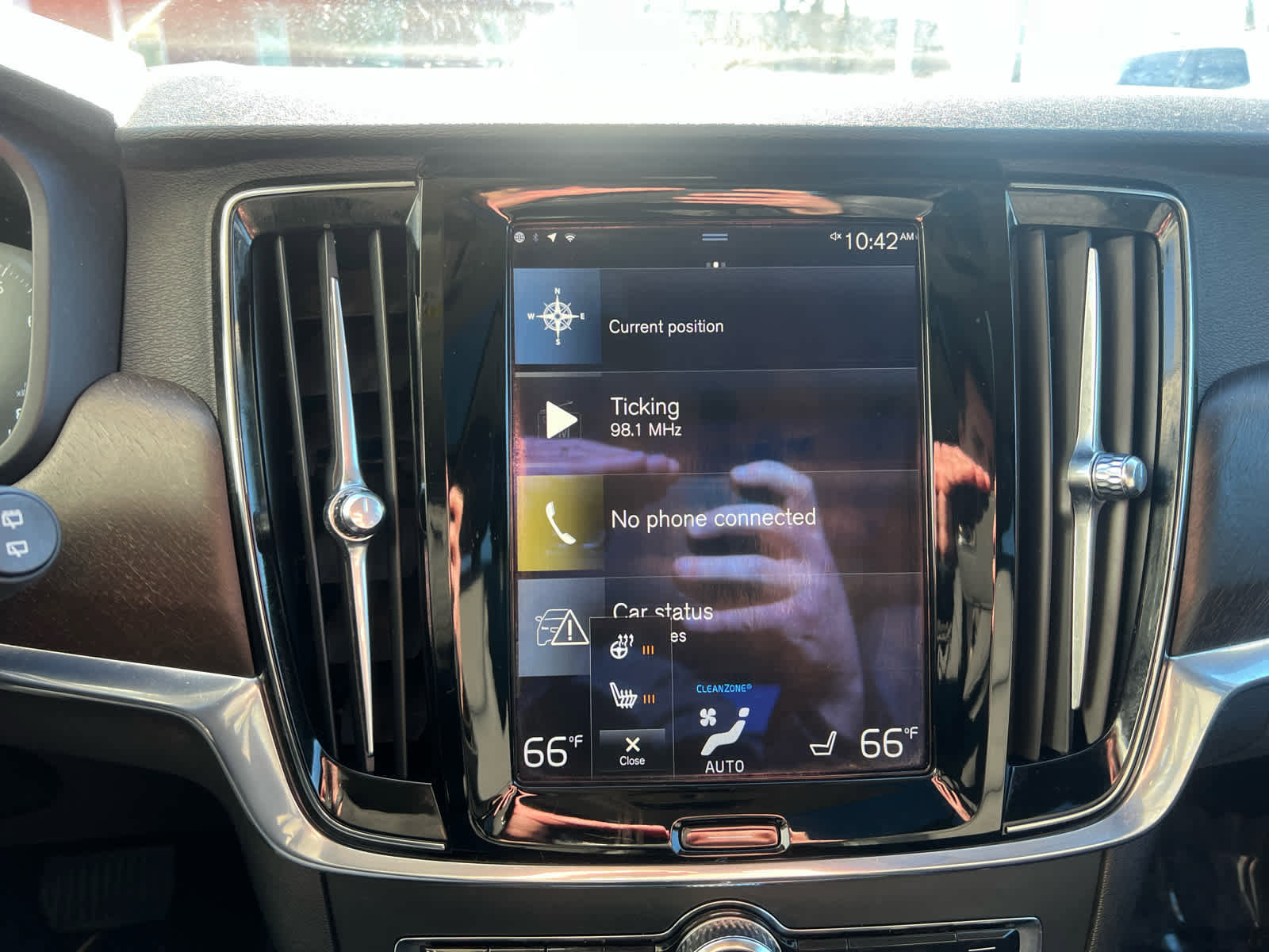 Used 2018 Volvo V90 T5 Cross Country w/ Convenience Package image 19