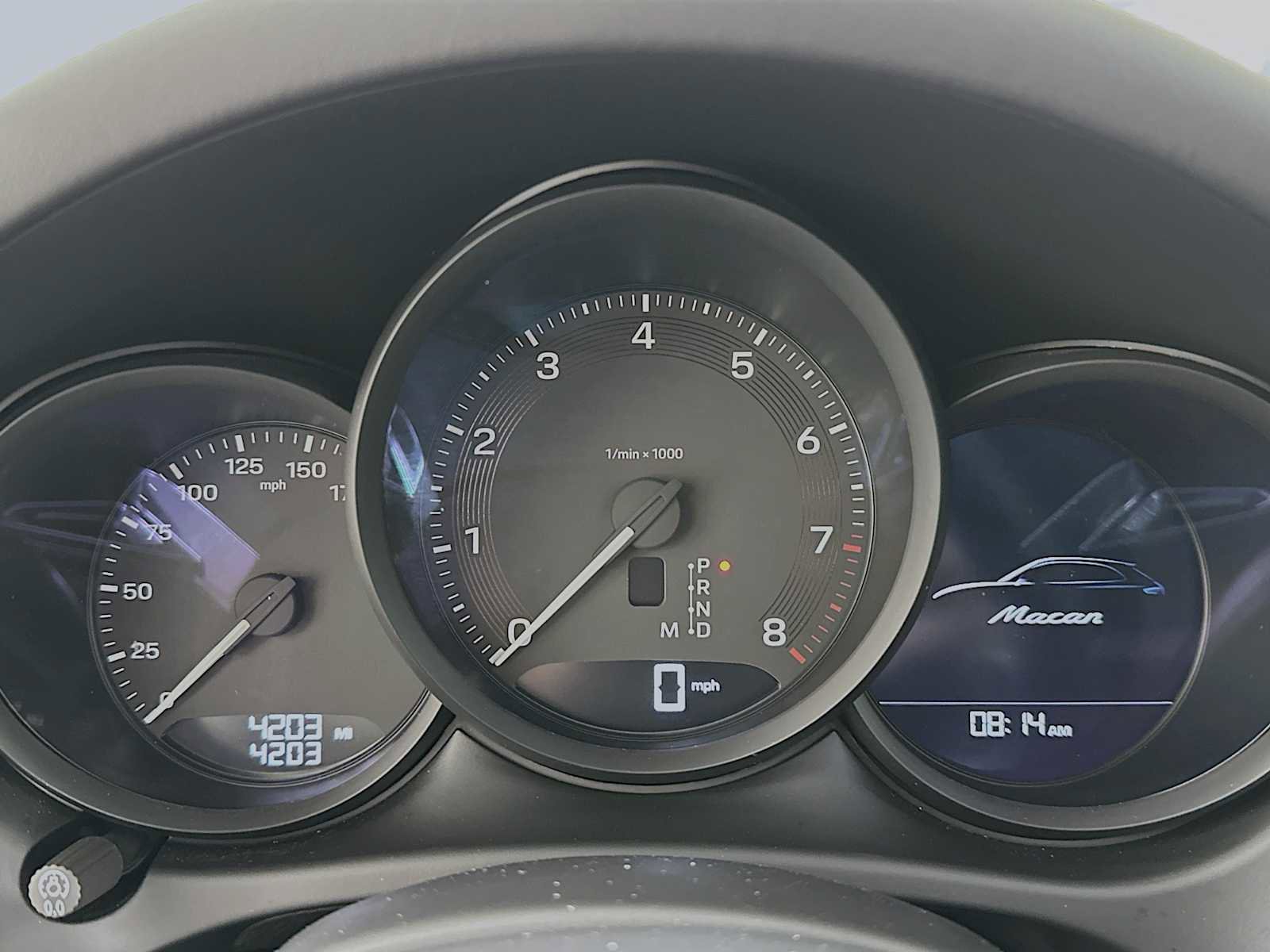 Certified 2025 Porsche Macan AWD/4WD image 15
