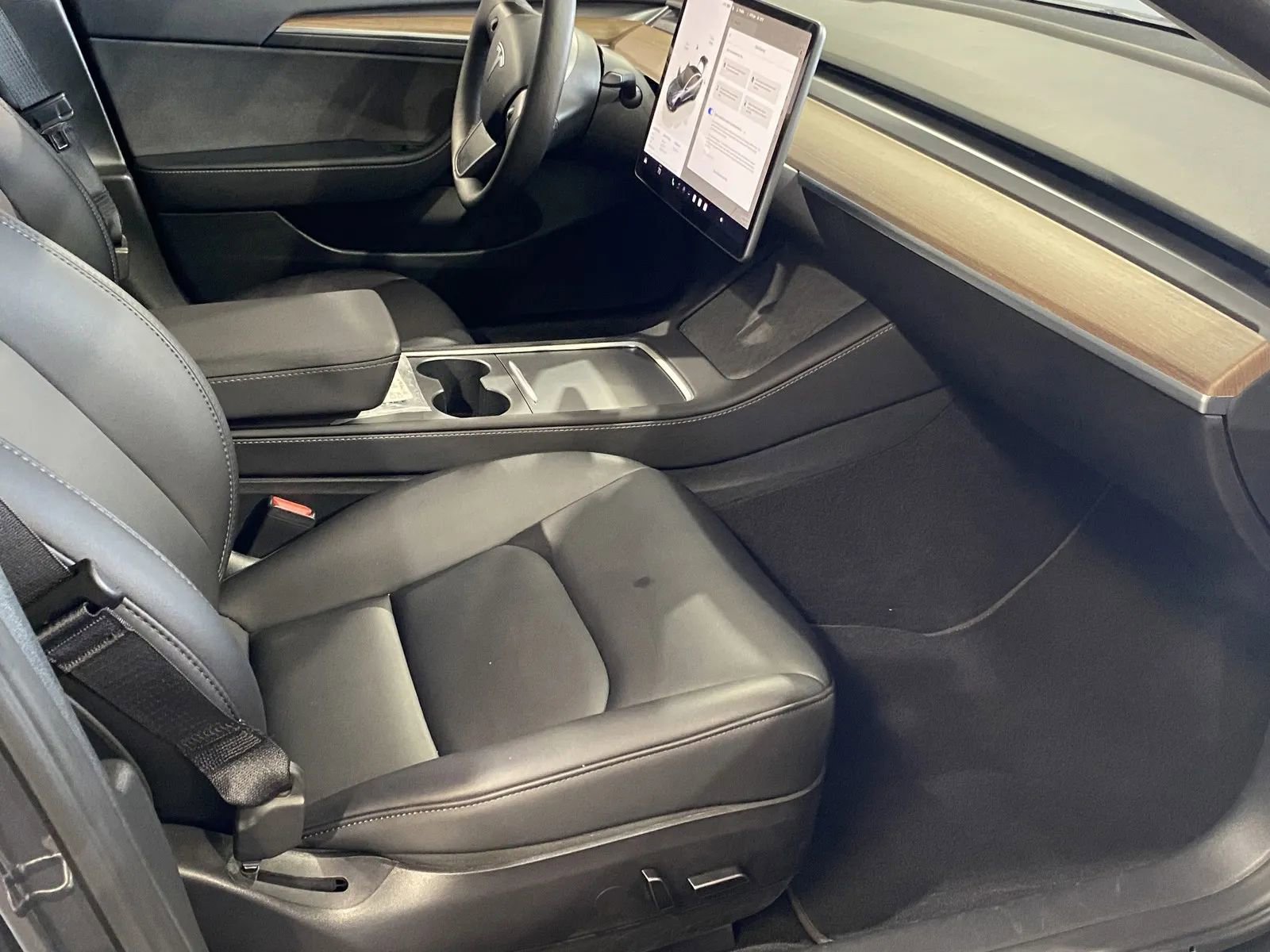 Used 2023 Tesla Model 3 Performance image 6
