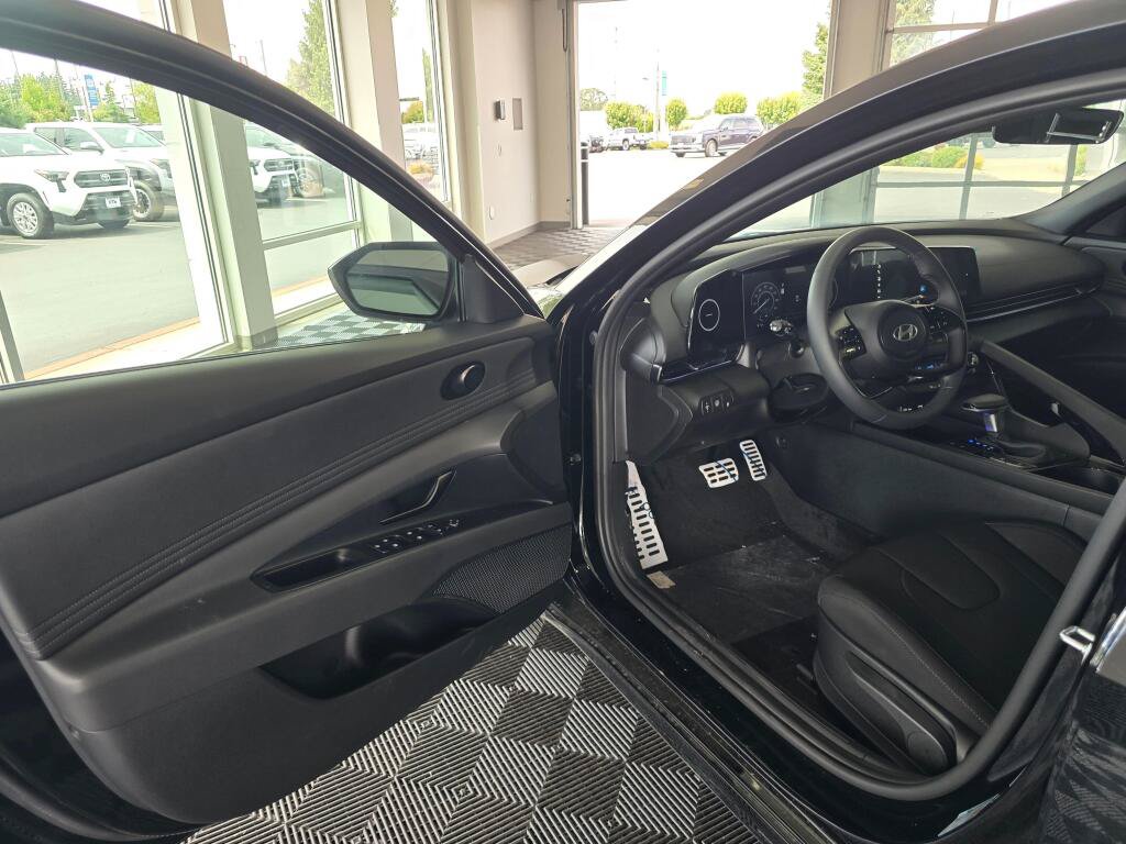 New 2026 Hyundai Elantra SEL FWD image 28
