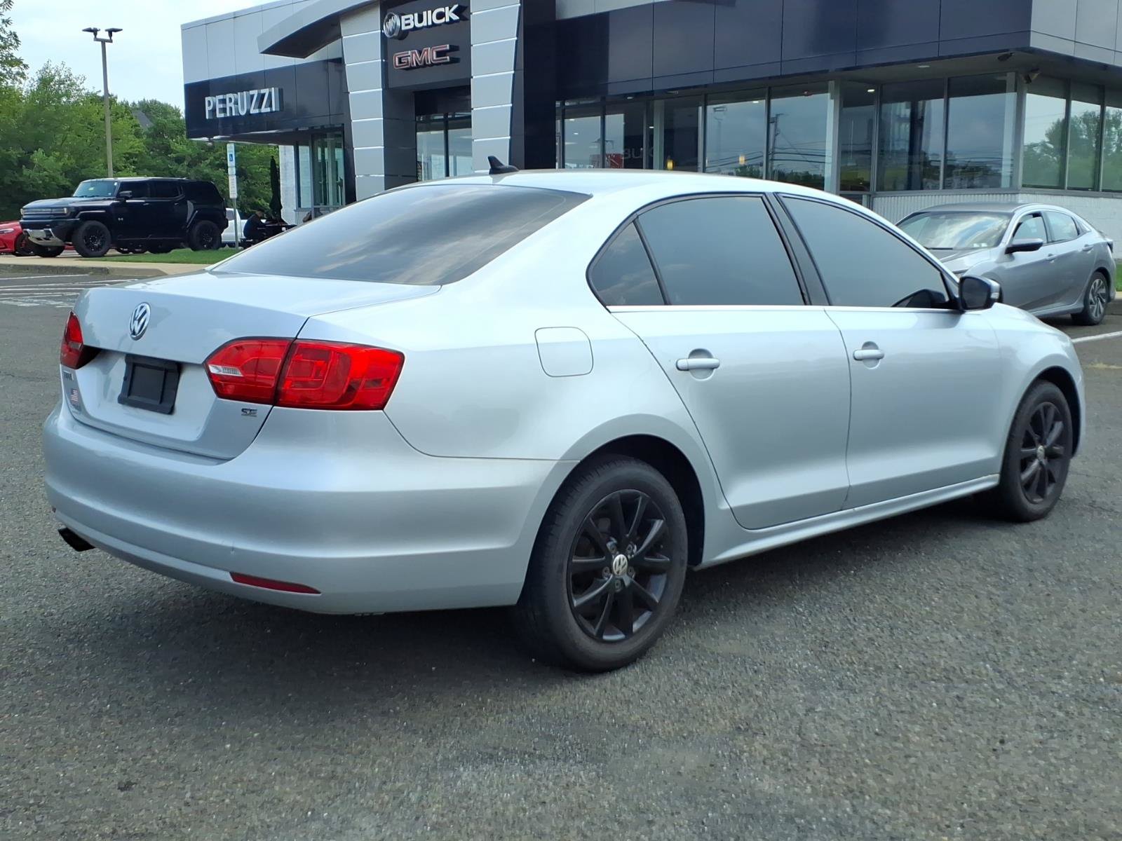Used 2014 Volkswagen Jetta SE FWD image 3