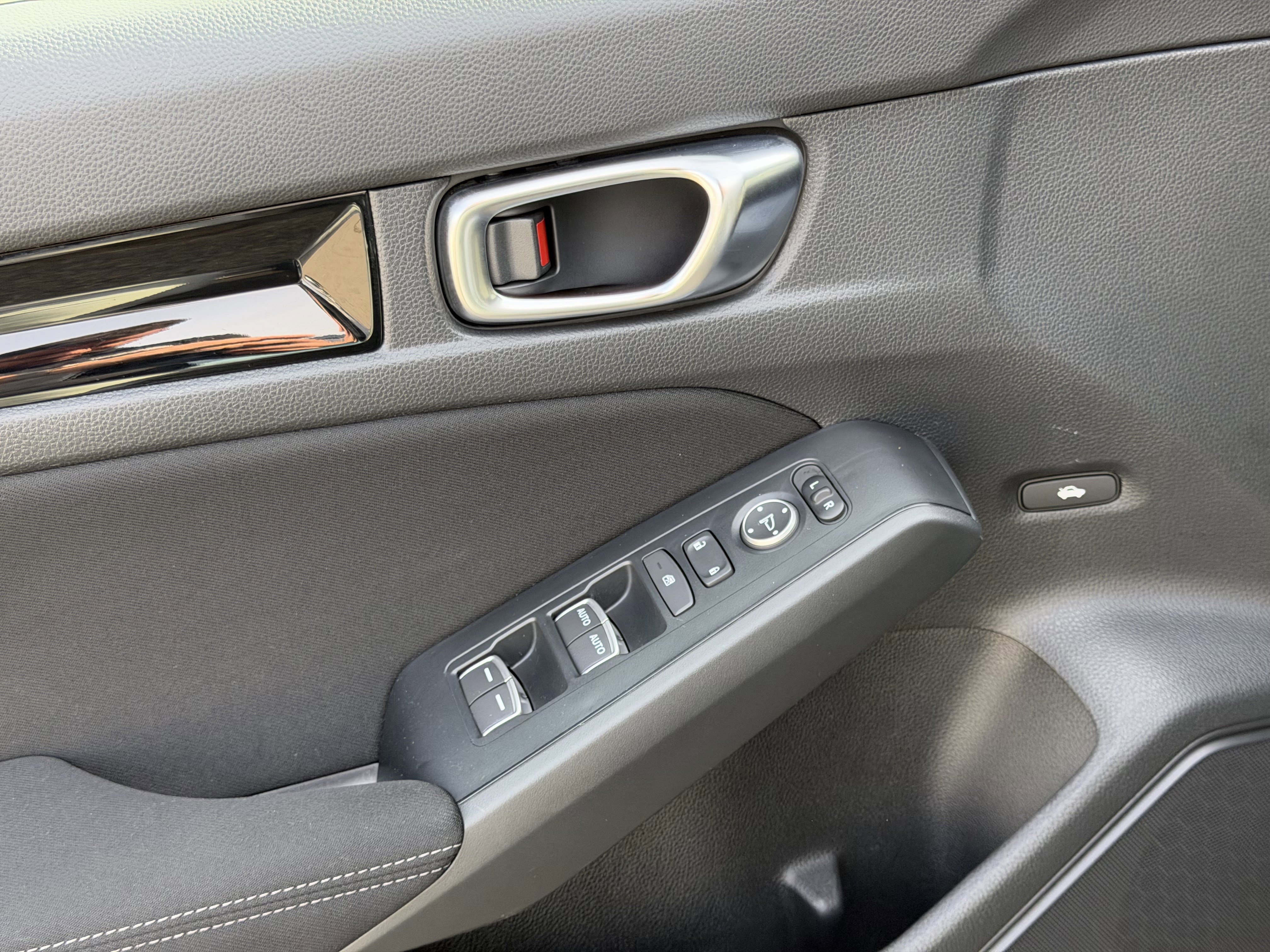 Used 2022 Honda Civic EX image 11