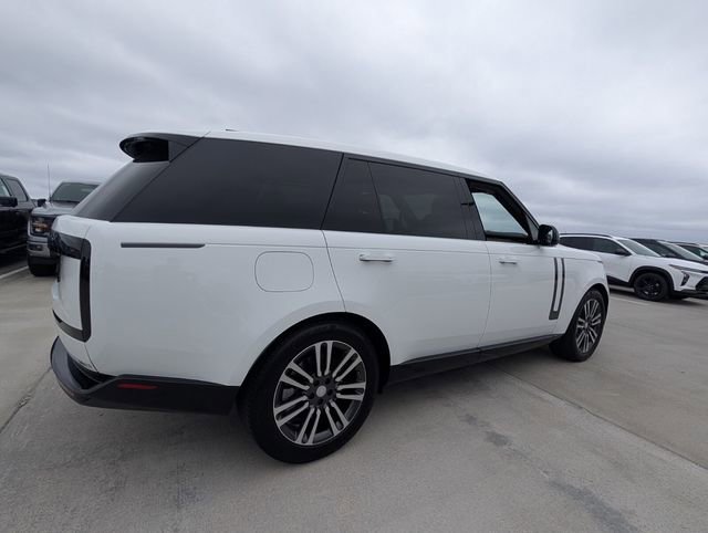 Used 2025 Land Rover Range Rover Long Wheelbase SE image 12