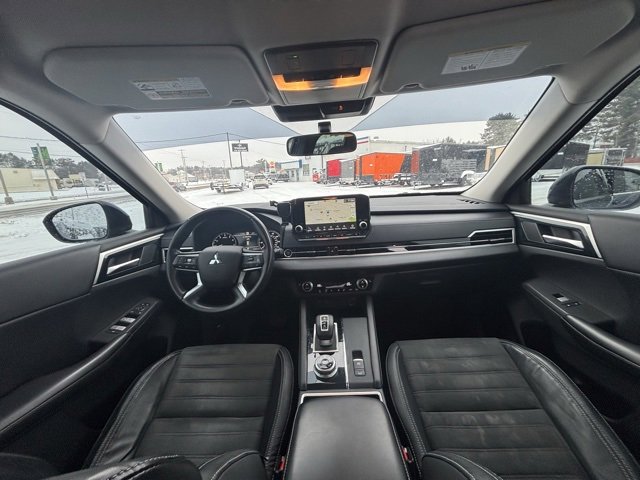 Used 2022 Mitsubishi Outlander SE image 22