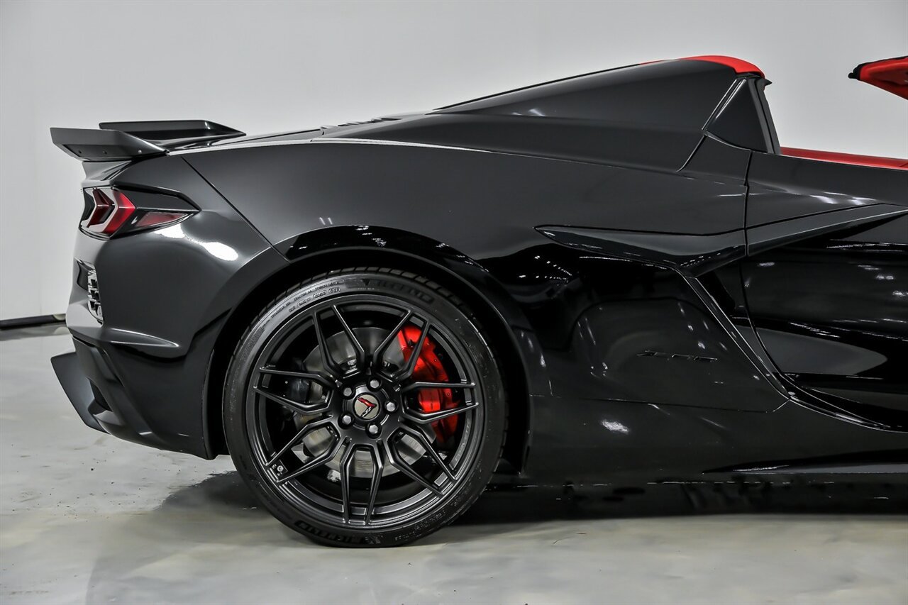 Used 2023 Chevrolet Corvette Z06 RWD image 13