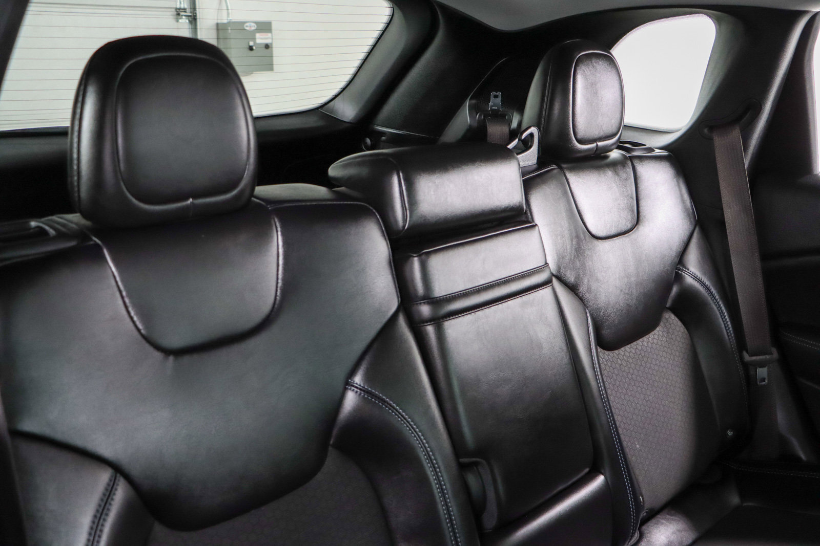 Used 2019 Jeep Cherokee Latitude Plus w/ Comfort/Convenience Group image 27