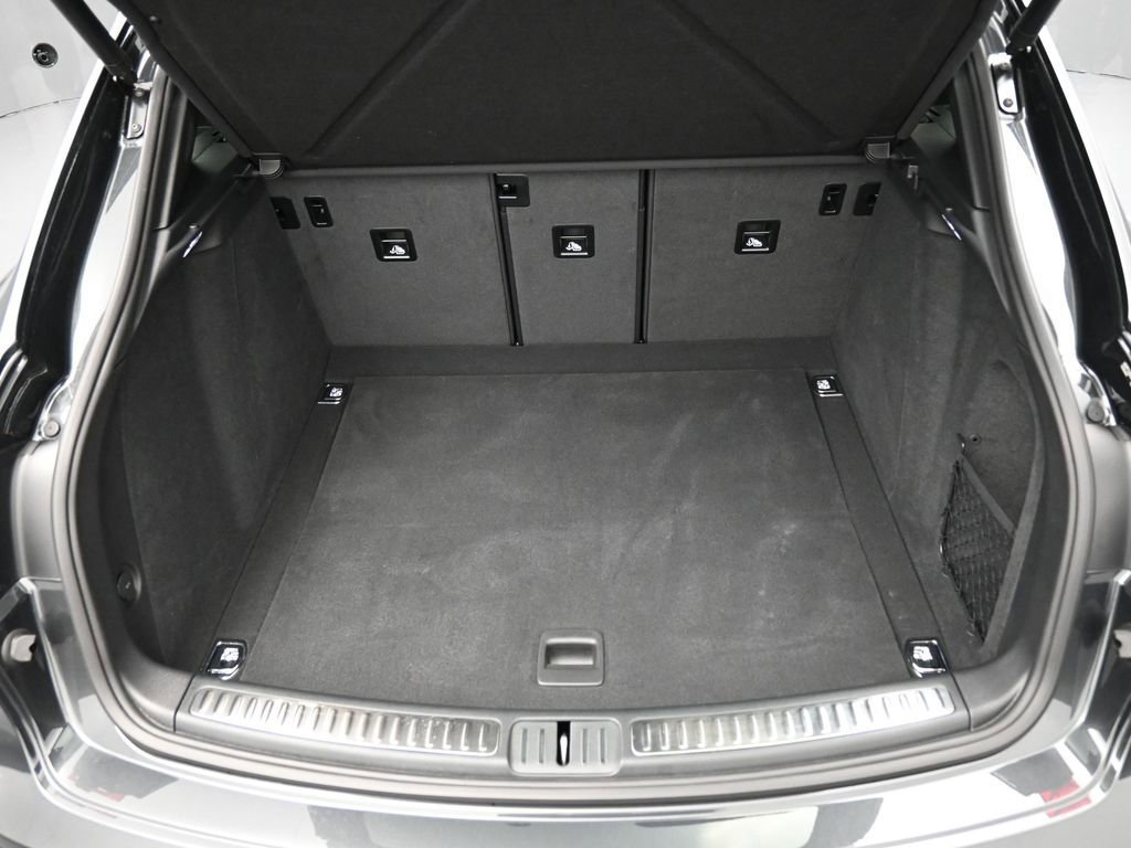 Certified 2025 Porsche Macan image 33