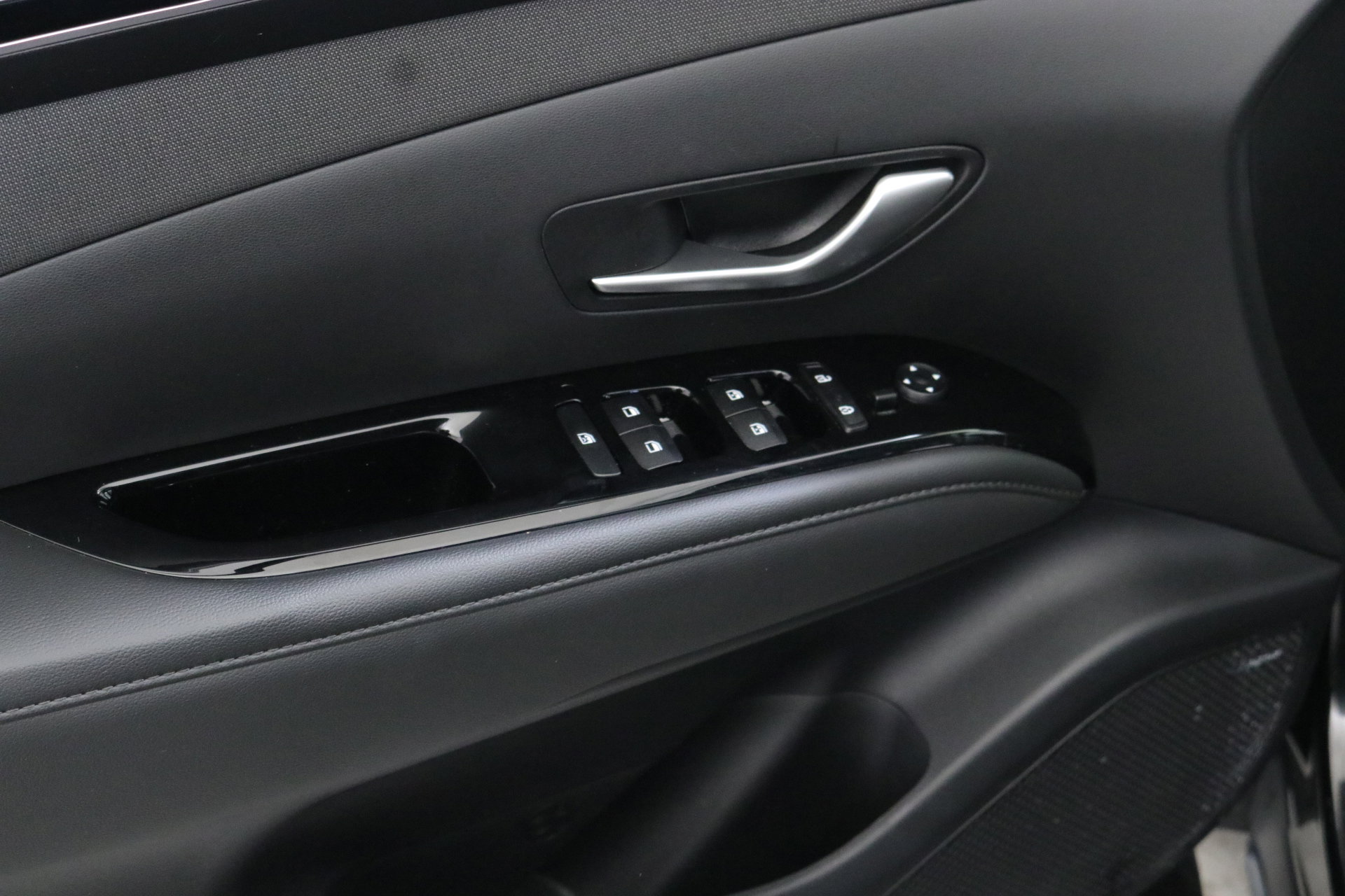 Used 2024 Hyundai Santa Cruz Limited image 18