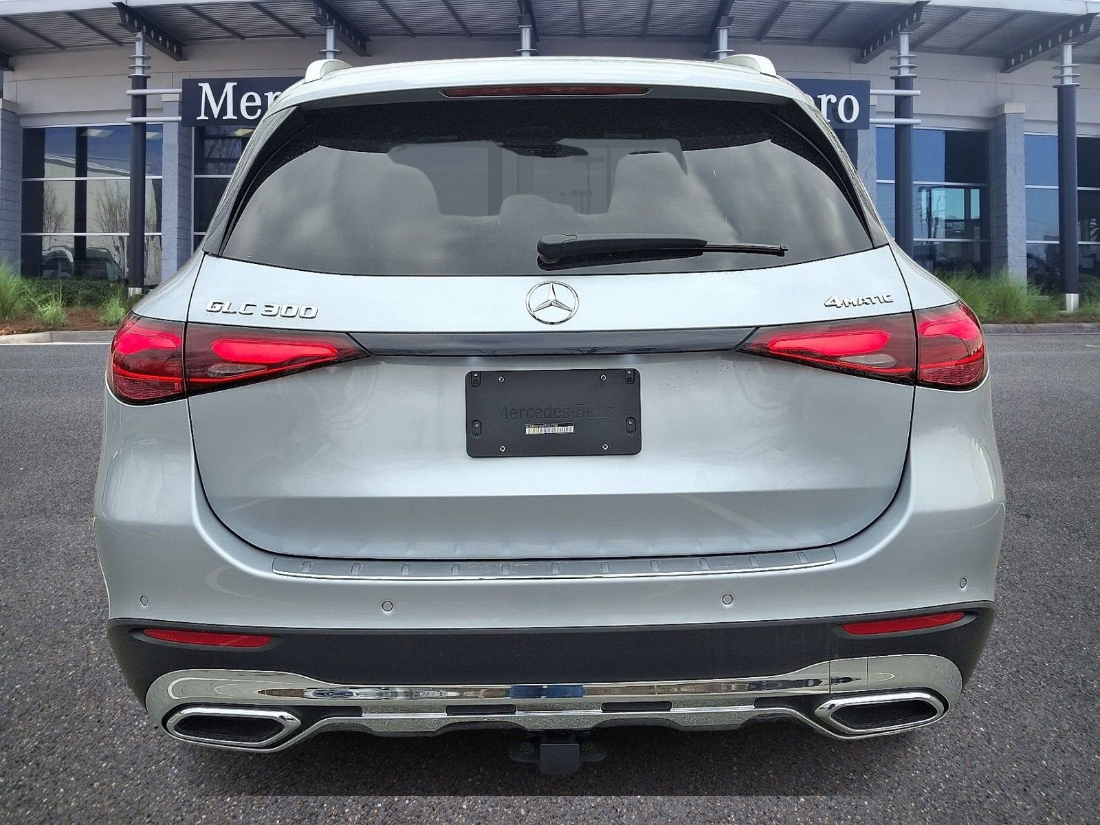 Used 2023 Mercedes-Benz GLC 300 4MATIC image 5
