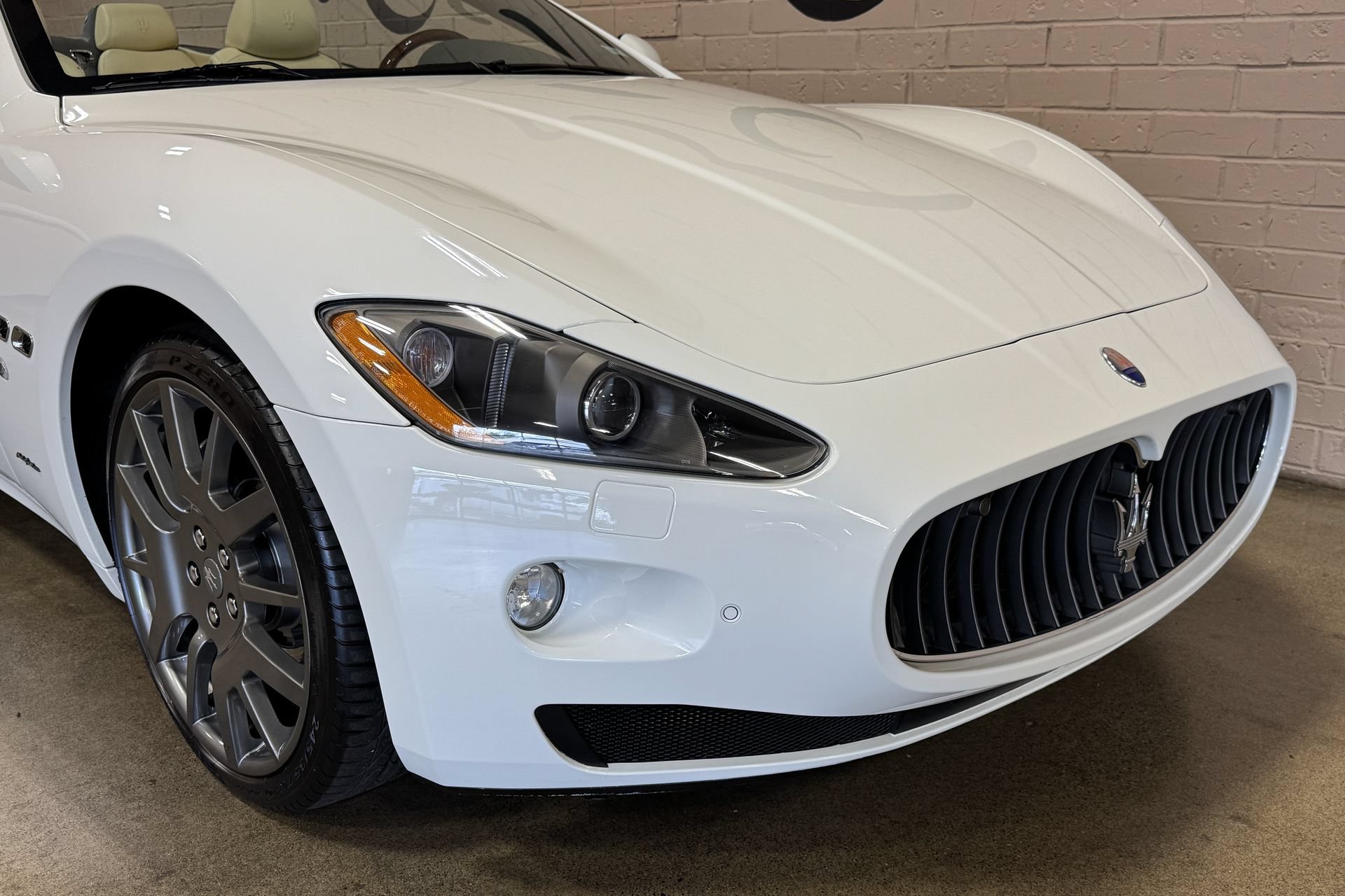 Used 2011 Maserati GranTurismo Convertible RWD image 23