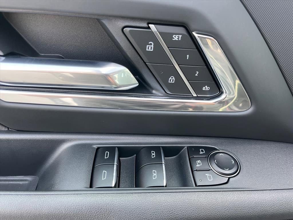 New 2025 Chevrolet Silverado EV RST image 25