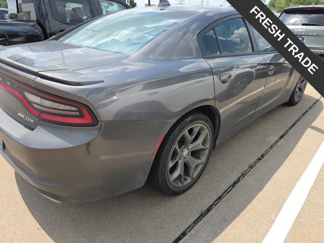 Used 2015 Dodge Charger SXT RWD image 3