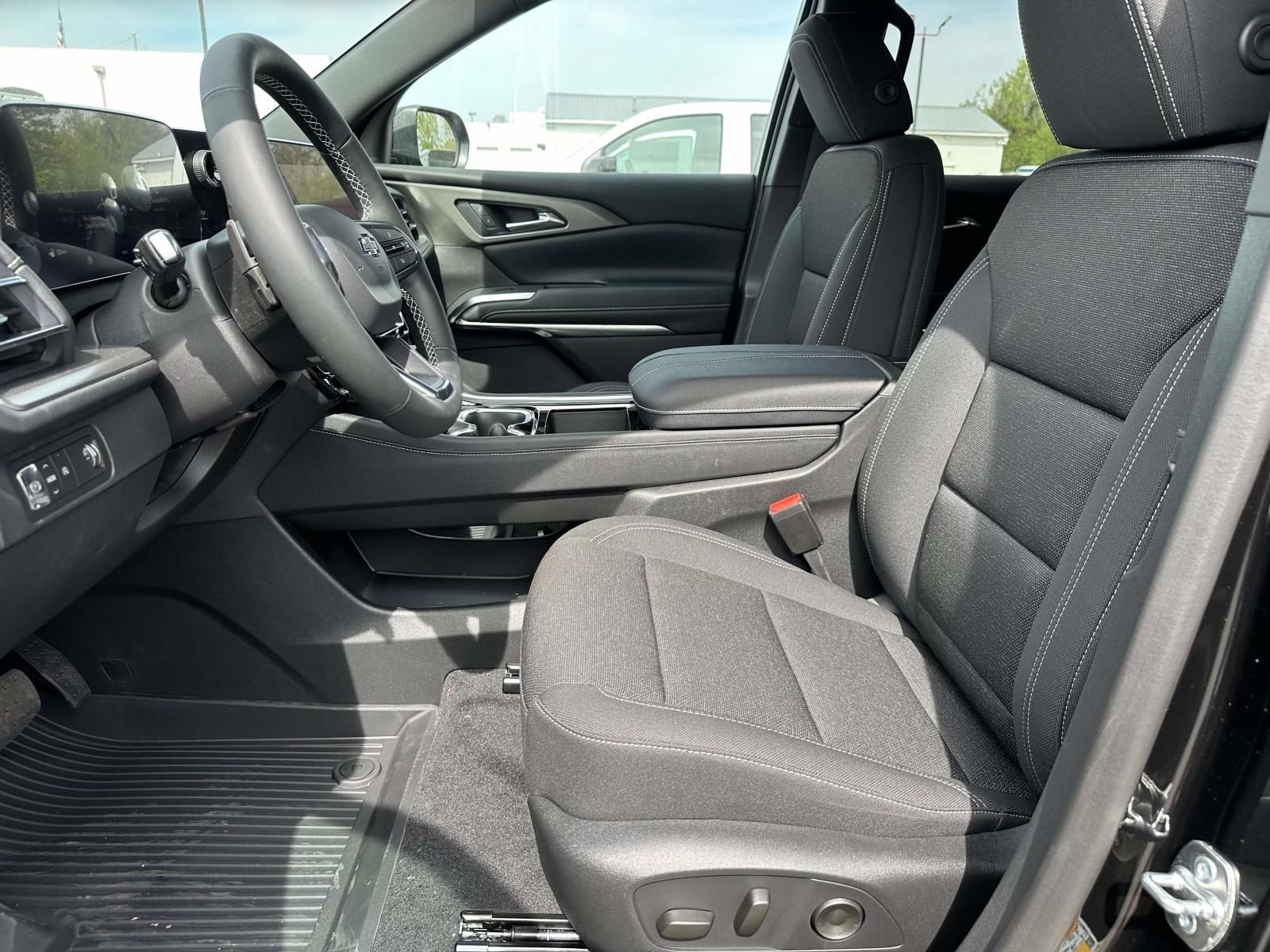 New 2026 Chevrolet Traverse LT w/ Midnight/Sport Edition FWD image 21