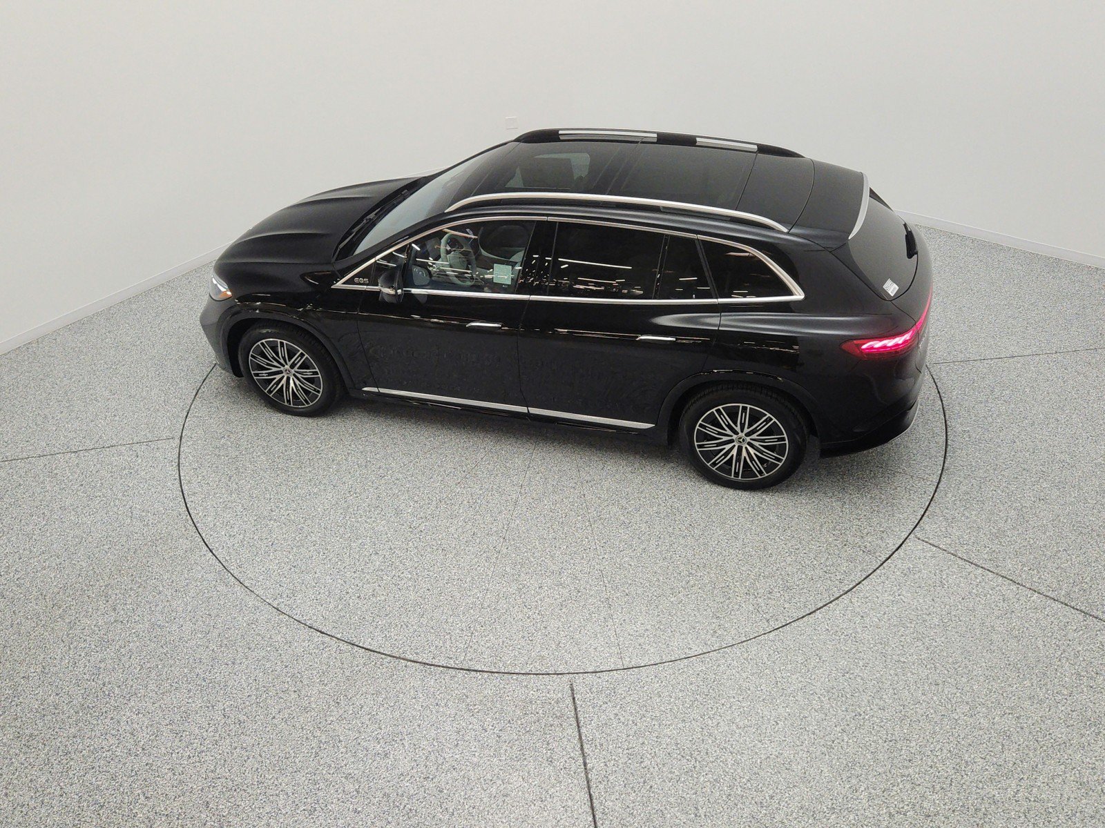 New 2026 Mercedes-Benz EQS 550 4MATIC SUV image 16