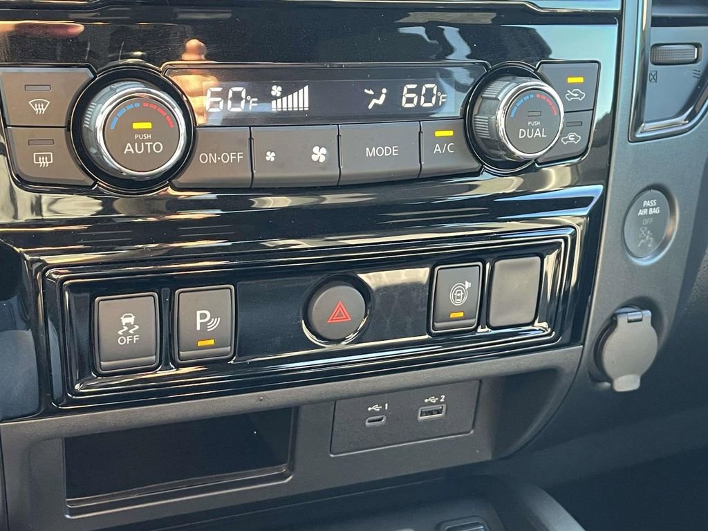 Used 2024 Nissan Titan SV w/ SV Bronze Edition Package RWD image 19
