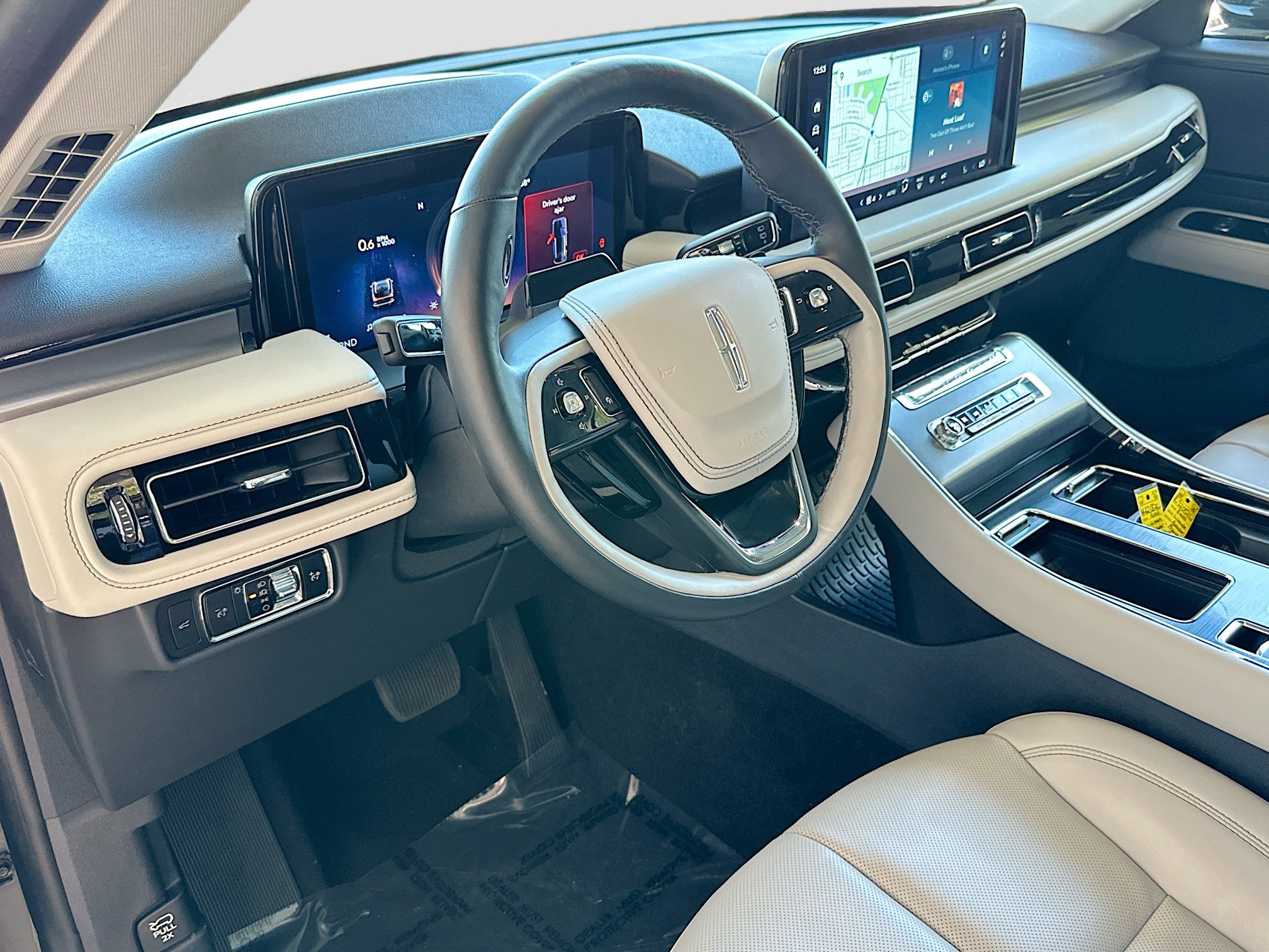 Used 2025 Lincoln Aviator 2WD image 9