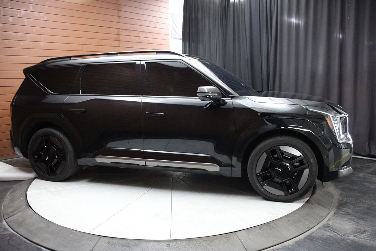 Used 2024 Kia EV9 GT-Line AWD/4WD image 16