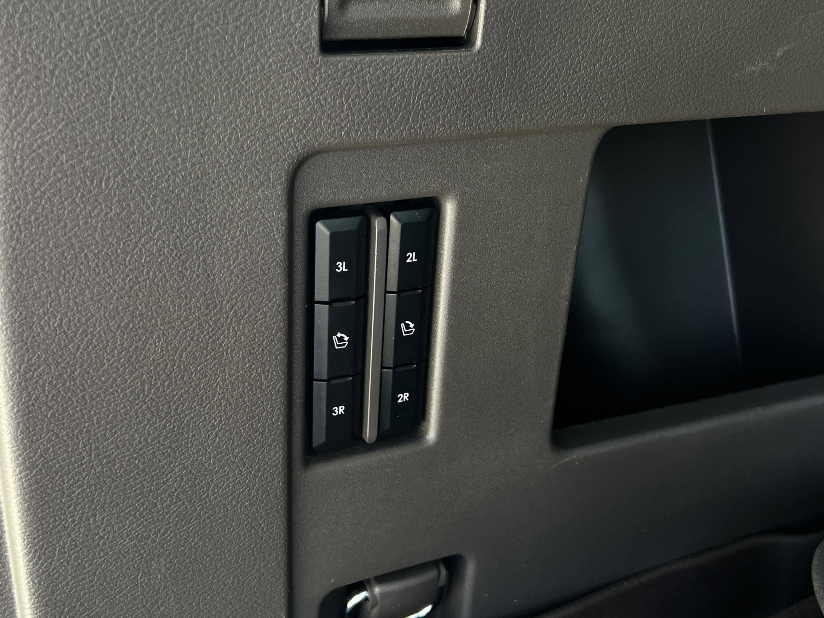Used 2023 Lincoln Navigator L Reserve AWD/4WD image 22